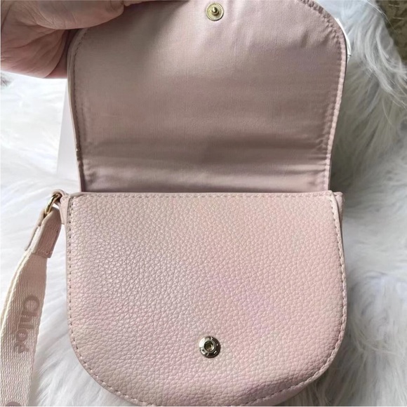 Chloe Parfum Blush Pink Wristlet/Cosmetic Pouch - Picture 2 of 4